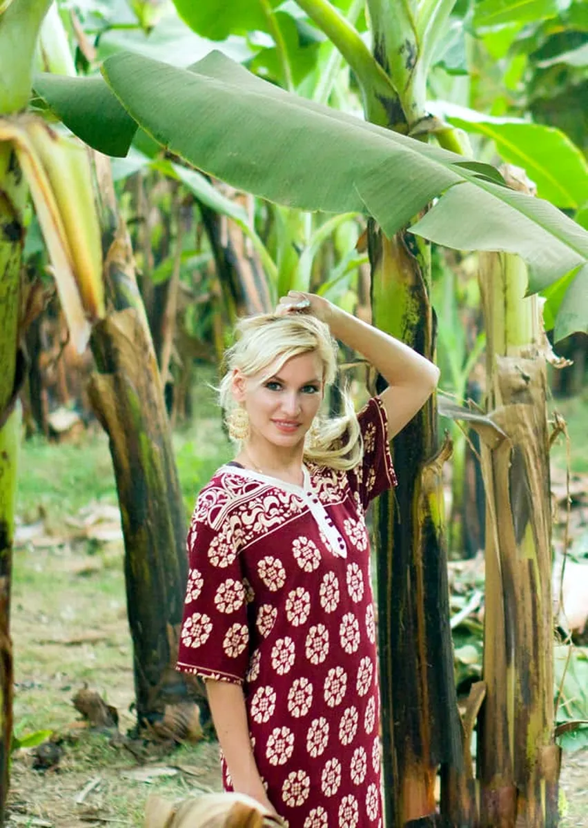 Claudia w ogrodzie bananowym